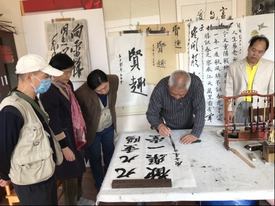 九九重陽翰墨飄香 蓉灣社區(qū)書法交流會(huì)溫情上演